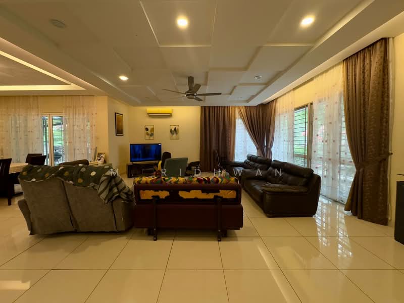 Rumah Berkembar untuk Dijual di Alam Damai (Cheras) - M. Ridhwan - Living Room - PropertyGuru.com.my