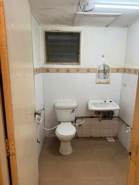 Kondominium untuk Dijual di Belimbing Heights - CK Chieng - Bathroom - PropertyGuru.com.my