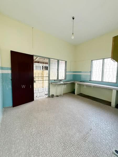 Semi-Detached House for Sale in Taman Iskandar (Johor Bahru) - William Tay - Kitchen - PropertyGuru.com.my