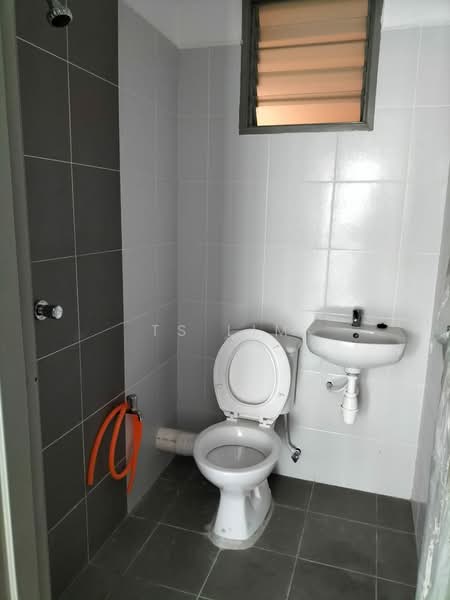 Condominium for Sale at i-Santorini - TS Lim - Bathroom - PropertyGuru.com.my
