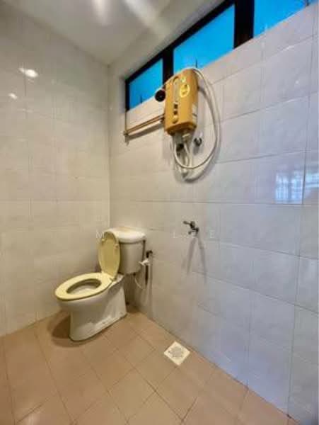 1-storey Terraced House for Rent in Taman Pelangi (Johor Bahru) - May Lee - Bathroom - PropertyGuru.com.my