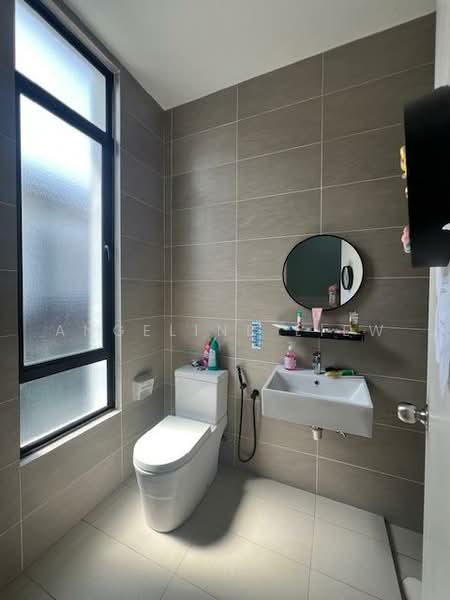 Cluster House for Sale in Eco Majestic (Semenyih) - Angeline LIEW - Bathroom - PropertyGuru.com.my