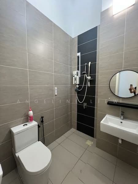 Cluster House for Sale in Eco Majestic (Semenyih) - Angeline LIEW - Bathroom - PropertyGuru.com.my