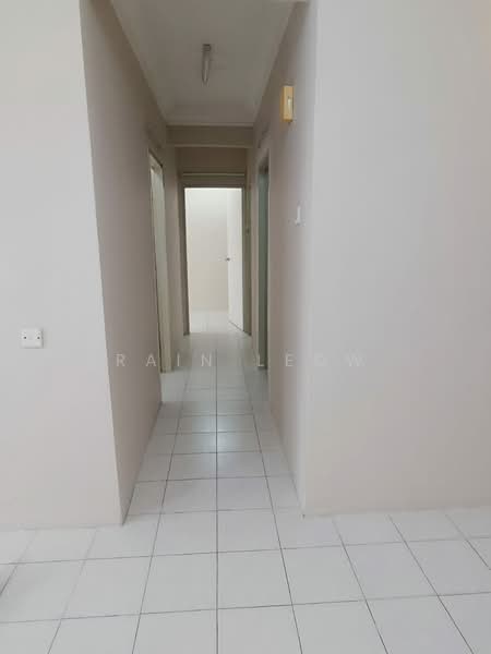 Pangsapuri untuk Disewa di Cahaya Permai - Rain Leow - Corridor - PropertyGuru.com.my