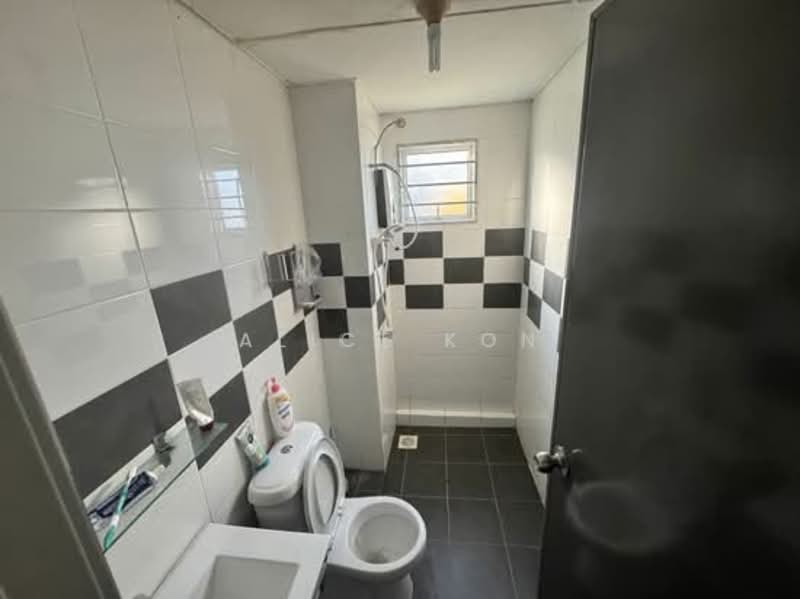 Apartment for Sale at Ensyn Avenue - Alice Kon - Bathroom - PropertyGuru.com.my