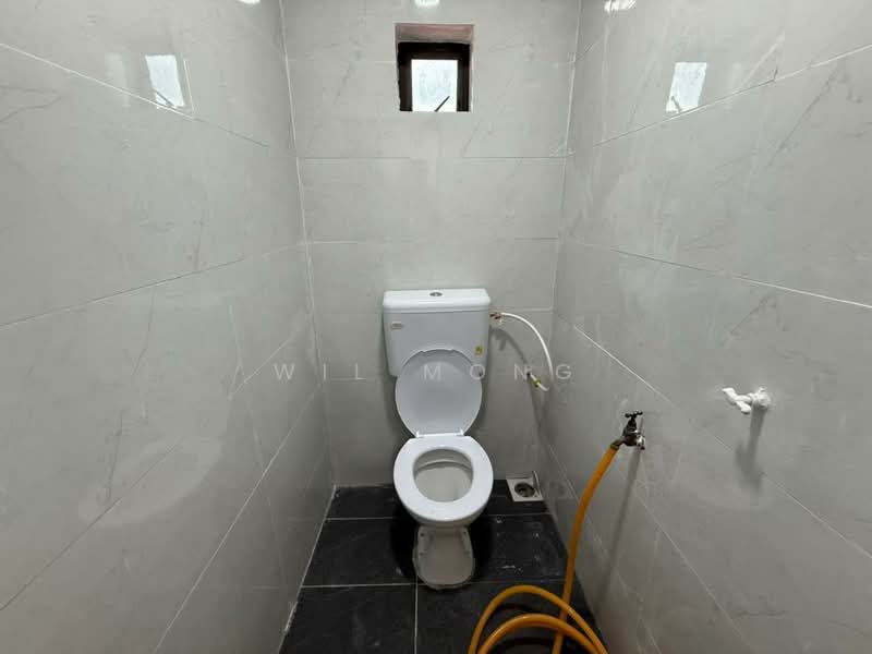 Rumah Teres 2 Tingkat untuk Dijual di Taman Plentong Baru (Masai) - Wil Mong - Bathroom - PropertyGuru.com.my