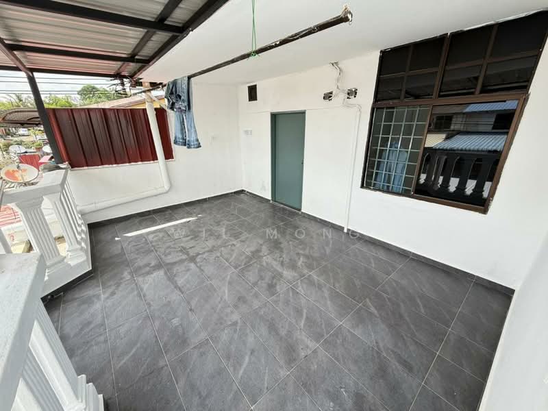 Rumah Teres 2 Tingkat untuk Dijual di Taman Plentong Baru (Masai) - Wil Mong - Balcony - PropertyGuru.com.my