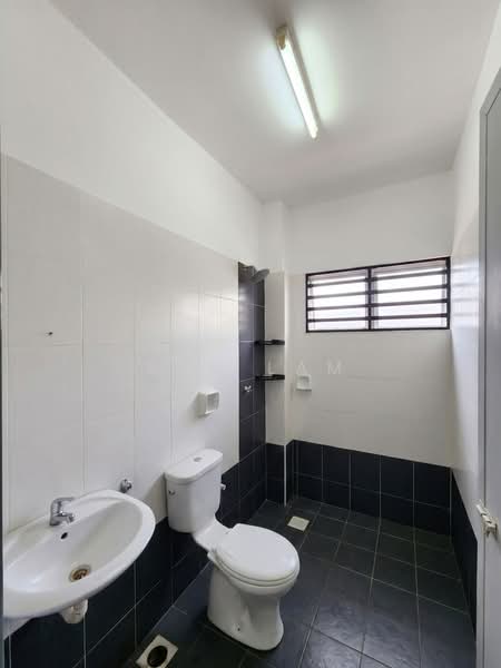 2-storey Terraced House for Sale in Taman Bertuah (Ipoh) - Sam Lam - Bathroom - PropertyGuru.com.my