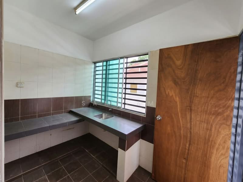 2-storey Terraced House for Sale in Taman Bertuah (Ipoh) - Sam Lam - Kitchen - PropertyGuru.com.my