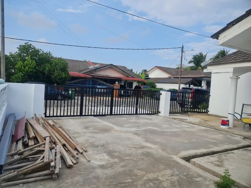 Semi-Detached House for Sale in Taman Seri Inderapura (Kuantan) - Idham Che'Ali - Exterior - PropertyGuru.com.my