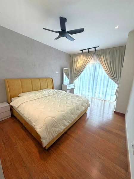 Pangsapuri untuk Disewa di Molek Pine 4 - Victor Lee - Bedroom - PropertyGuru.com.my