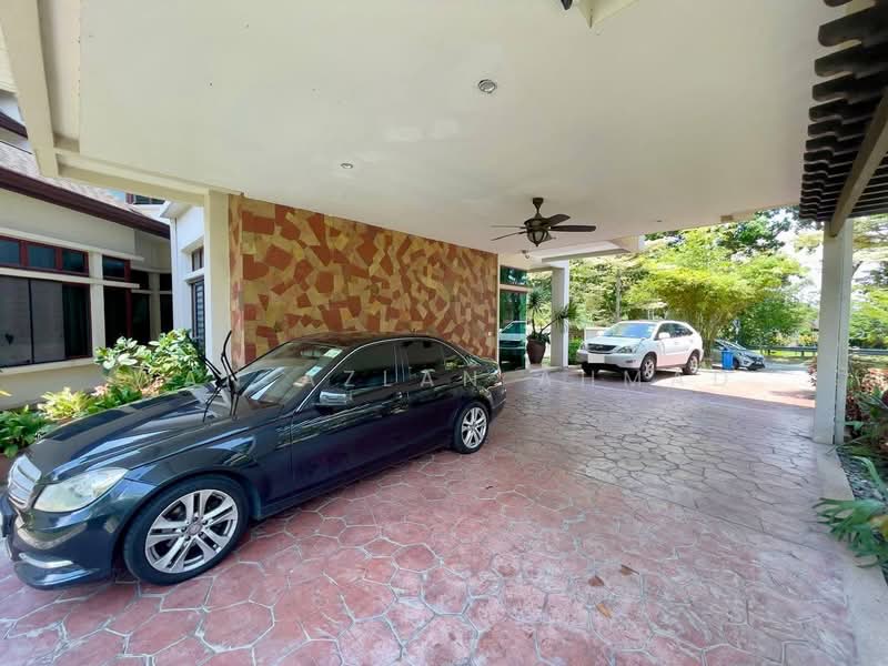 Semi-Detached House for Sale in Bukit Jelutong (Shah Alam) - Wan Azlan Ahmad - PropertyGuru.com.my