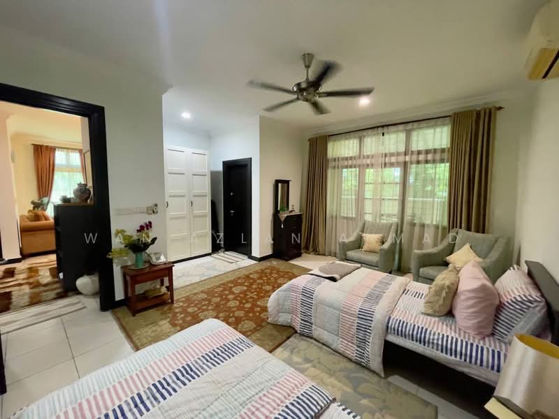 Semi-Detached House for Sale in Bukit Jelutong (Shah Alam) - Wan Azlan Ahmad - PropertyGuru.com.my