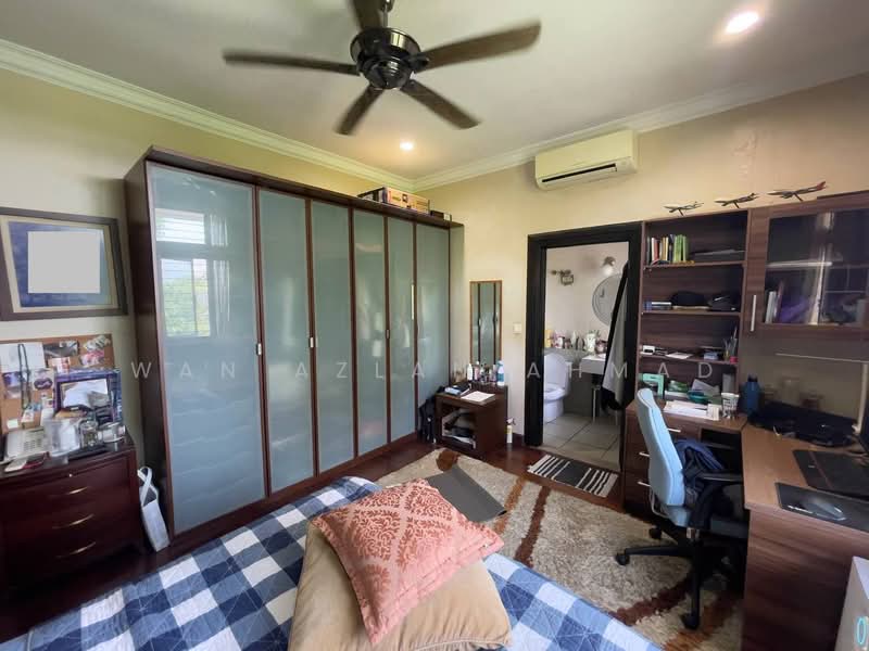 Semi-Detached House for Sale in Bukit Jelutong (Shah Alam) - Wan Azlan Ahmad - PropertyGuru.com.my
