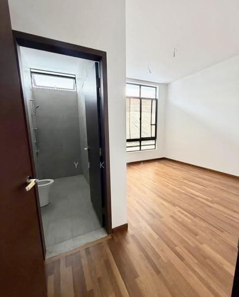 Cluster House for Sale in Austin Crest (Johor Bahru) - Yik Tat - PropertyGuru.com.my