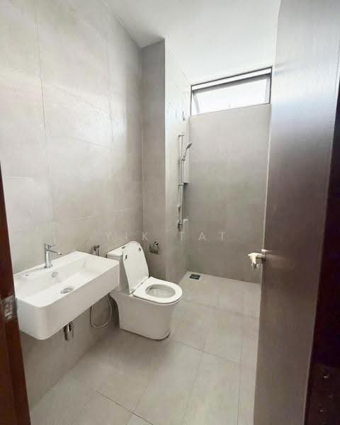 Cluster House for Sale in Austin Crest (Johor Bahru) - Yik Tat - PropertyGuru.com.my