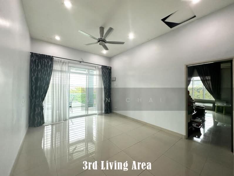 3rd Living Area
