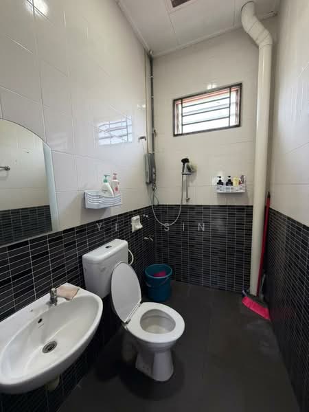 2-storey Terraced House for Rent in Bandar Putra (Kulai) - Yit Sin - Bathroom - PropertyGuru.com.my