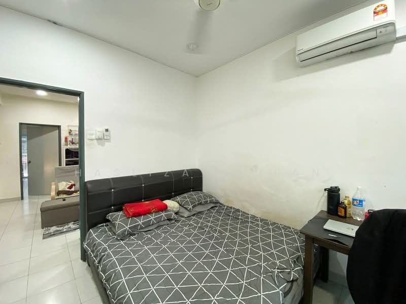 3-storey Terraced House for Sale in Kajang (Selangor) - Hasliza Hassan - Bedroom - PropertyGuru.com.my