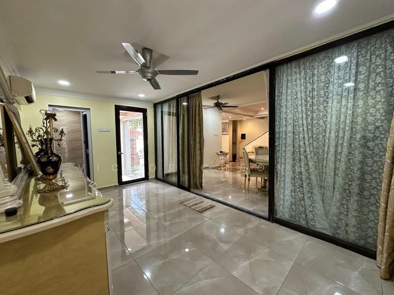 Rumah Berkembar untuk Dijual di Sri Hartamas (Kuala Lumpur) - Victor Cheong - Living Room - PropertyGuru.com.my