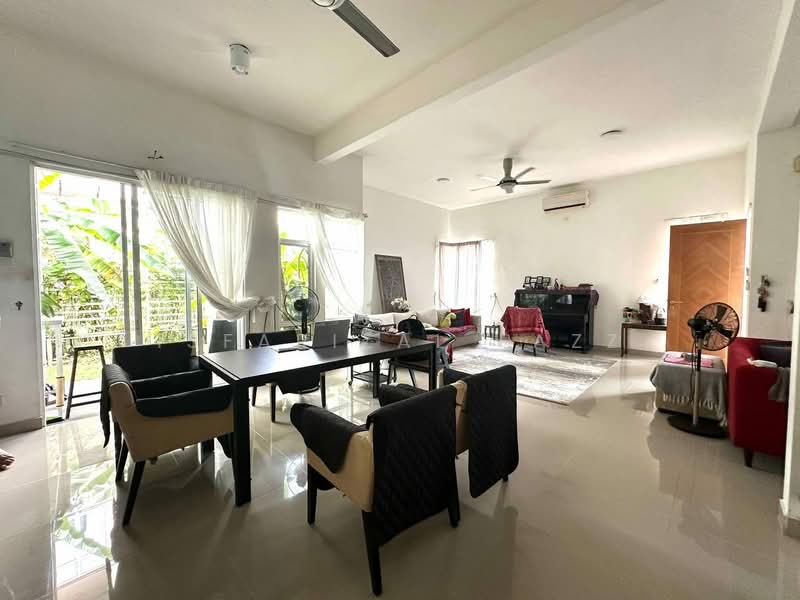 Semi-Detached House for Sale in Seksyen U10 (Shah Alam) - Isfarizal fazz - Living Room - PropertyGuru.com.my