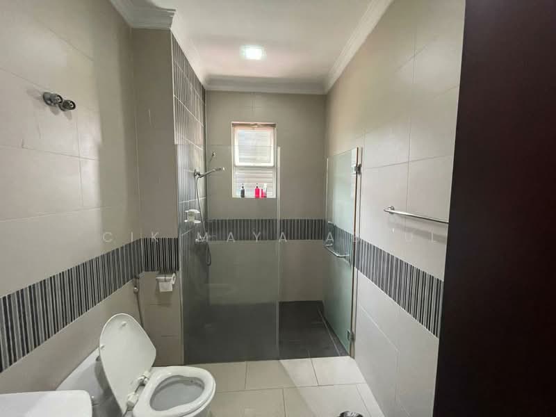 Semi-Detached House for Sale in Ampang Jaya (Ampang) - Cik Maya Abdul - Bathroom - PropertyGuru.com.my