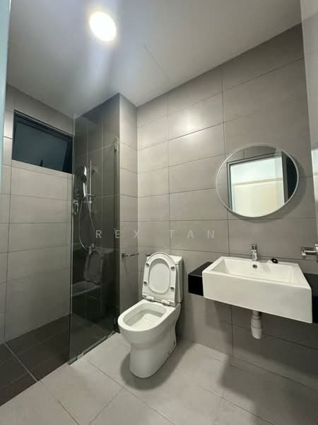 Kondominium untuk Disewa di Ixora Residence - Rex Tan - Bathroom - PropertyGuru.com.my