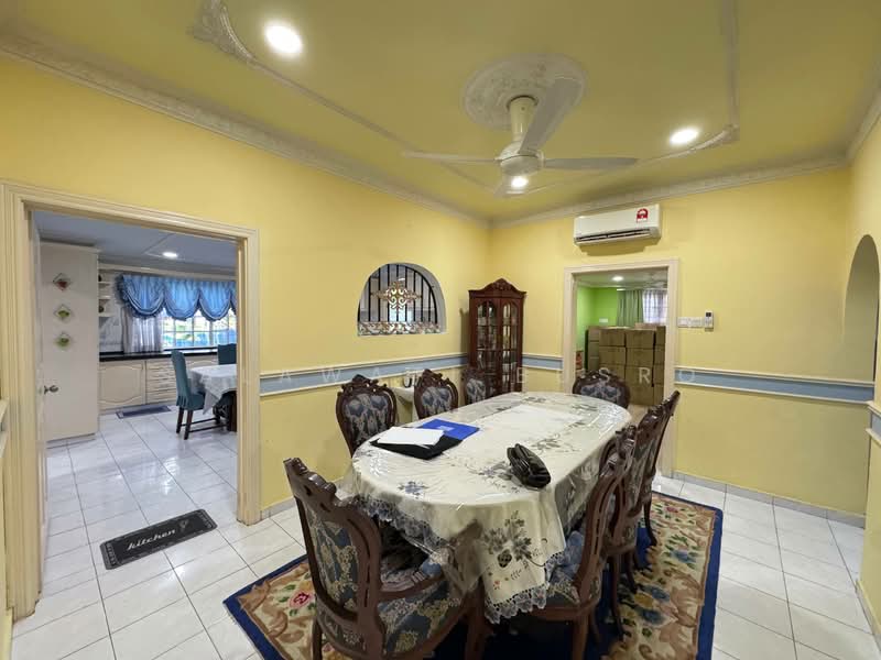 Bungalow for Sale in Seksyen 6 (Shah Alam) - Salawati Busro - Dining Room - PropertyGuru.com.my