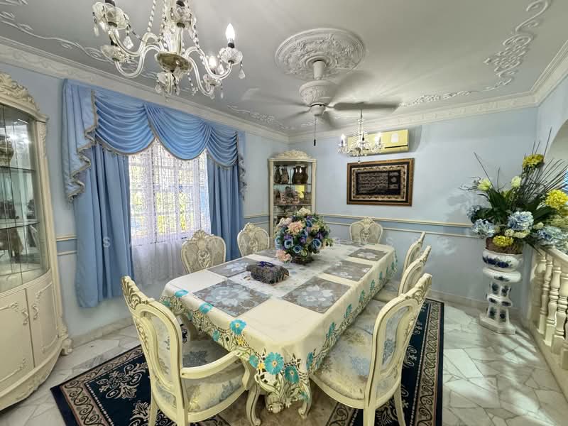 Bungalow for Sale in Seksyen 6 (Shah Alam) - Salawati Busro - Dining Room - PropertyGuru.com.my
