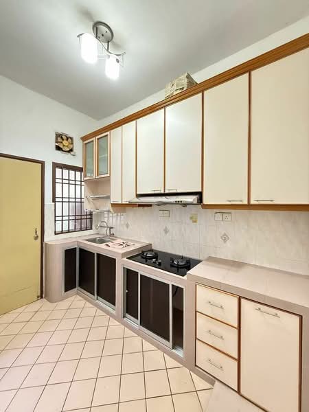 2-storey Terraced House for Rent in Jementah (Johor) - Foo Jun Tao - Kitchen - PropertyGuru.com.my