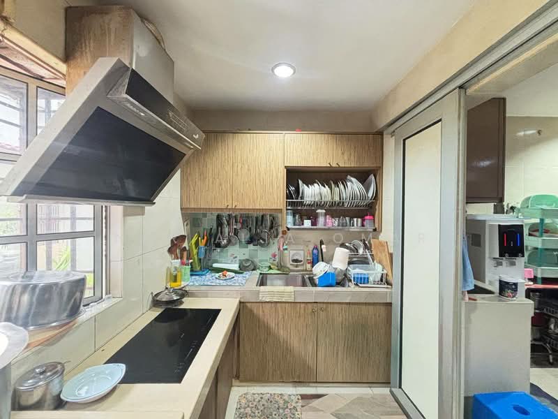 2-storey Terraced House for Sale in Shah Alam (Selangor) - Nur Alia Omar - Kitchen - PropertyGuru.com.my