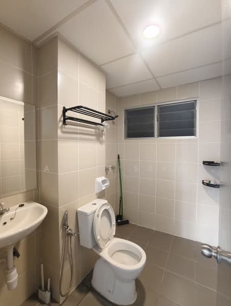Condominium for Rent at Condominium Akasia Bukit Jalil - Ai Yee Sark - Bathroom - PropertyGuru.com.my