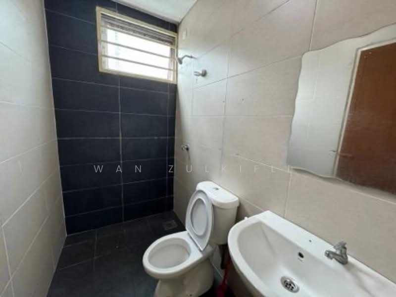 2-storey Terraced House for Sale in Bandar Sri Sendayan (Negeri Sembilan) - Wan Zulkifli - Bathroom - PropertyGuru.com.my