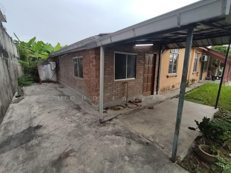 Rumah Berkembar untuk Dijual di Dengkil (Selangor) - Mohd Faizal - Exterior - PropertyGuru.com.my