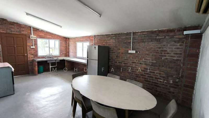 Rumah Berkembar untuk Dijual di Dengkil (Selangor) - Mohd Faizal - Kitchen - PropertyGuru.com.my