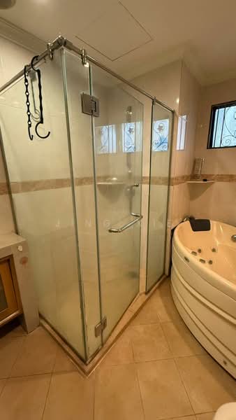 Rumah Teres 3 Tingkat untuk Disewa di Bandar Utama 11 (Bandar Utama) - Jing Xie - Bathroom - PropertyGuru.com.my