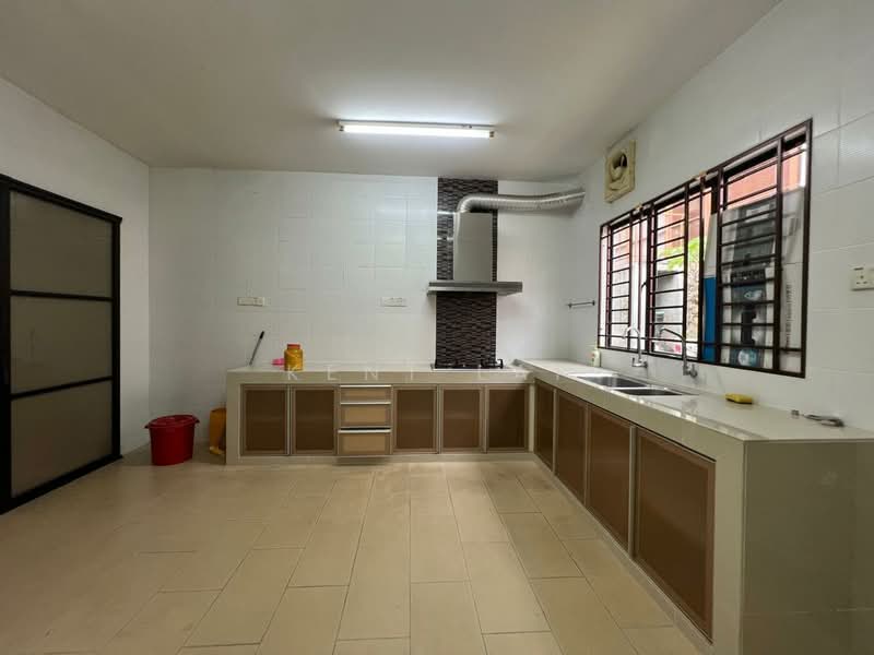 2-storey Terraced House for Sale in Bandar Kinrara Seksyen 9 (Bandar Kinrara) - Kent Lai - Kitchen - PropertyGuru.com.my