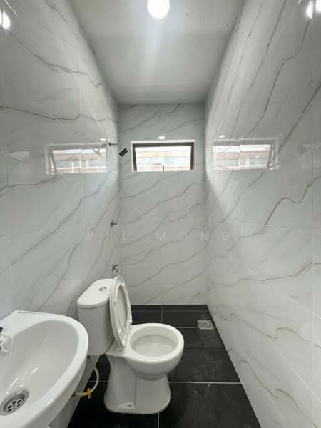 Rumah Teres 1 Tingkat untuk Dijual di Taman Puteri Wangsa (Ulu Tiram) - Wil Mong - Bathroom - PropertyGuru.com.my