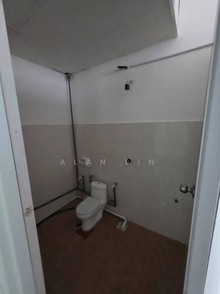 Shop for Rent in Austin Perdana (Tebrau) - Alan Lin - Bathroom - PropertyGuru.com.my