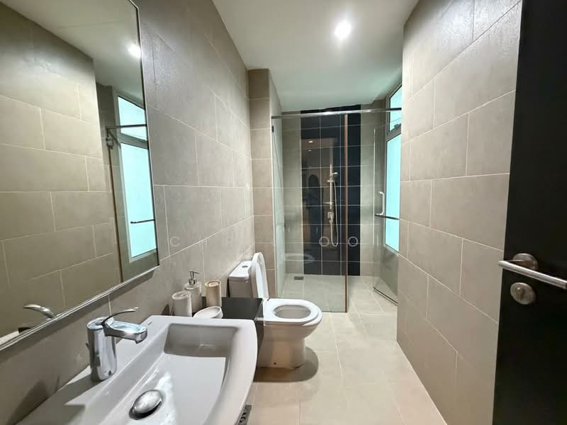 Kondominium untuk Disewa di Gurney Paragon - Chris Ooi - Bathroom - PropertyGuru.com.my