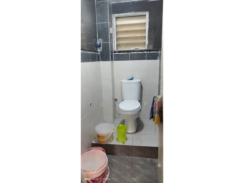 Pangsapuri untuk Dijual di Metro Villa - SC Yap - Bathroom - PropertyGuru.com.my