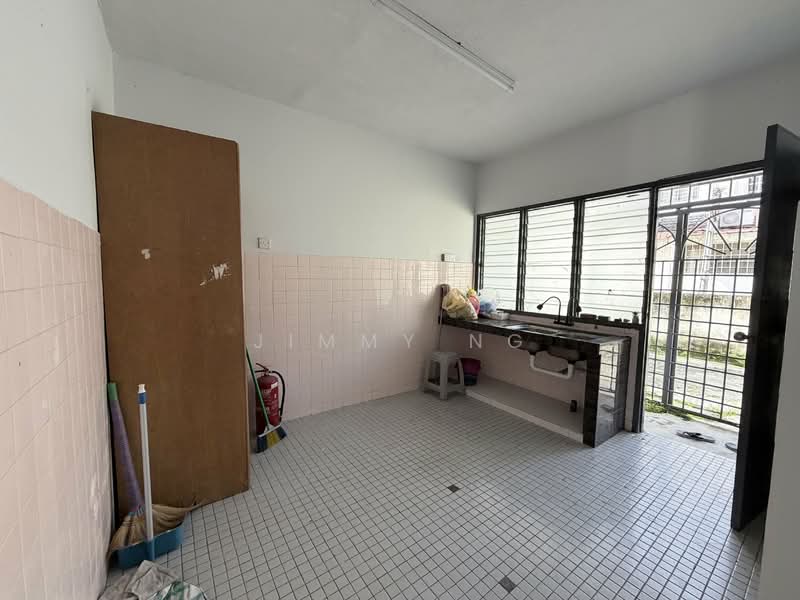 Rumah Teres 2 Tingkat untuk Dijual di Taman Minang (Cheras) - Jimmy Ng - Kitchen - PropertyGuru.com.my