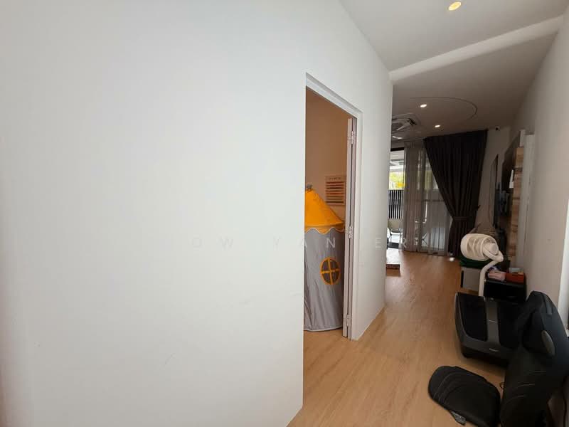 2-storey Terraced House for Sale in Taman Austin Duta (Tebrau) - Siow Yan Er - Corridor - PropertyGuru.com.my