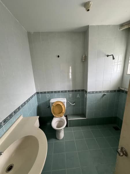 3-storey Terraced House for Sale in Taman Bukit Permata (Selayang) - Joe Tan - Bathroom - PropertyGuru.com.my