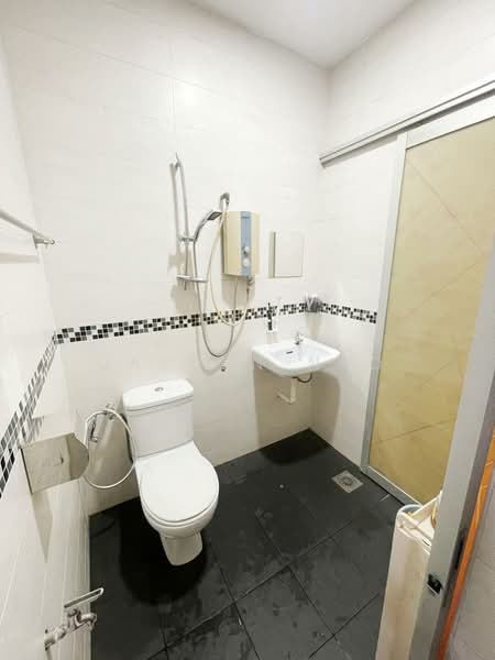 2-storey Terraced House for Sale in Taman Bestari Indah (Ulu Tiram) - Jayden Neo - Bathroom - PropertyGuru.com.my