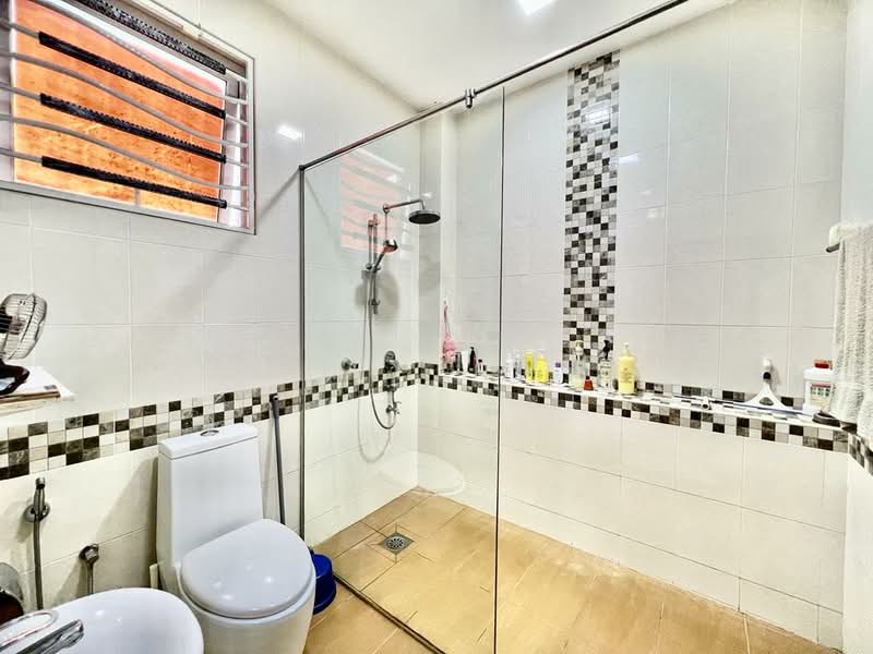 Rumah Berkembar untuk Dijual di Taman Tun Dr Ismail (Kuala Lumpur) - Yin Peng . - Bathroom - PropertyGuru.com.my