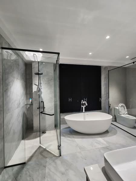 Rumah Banglo untuk Dijual di Bandar Sungai Long (Selangor) - Chris H.H Ng - Bathroom - PropertyGuru.com.my