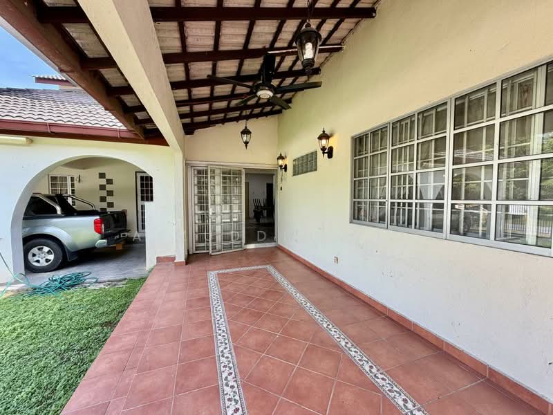 Rumah Berkembar untuk Dijual di Seksyen 9 (Shah Alam) - Aizuddin Ali - Exterior - PropertyGuru.com.my