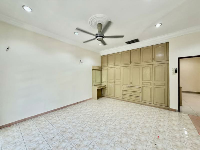 Rumah Berkembar untuk Dijual di Seksyen 9 (Shah Alam) - Aizuddin Ali - Bedroom - PropertyGuru.com.my