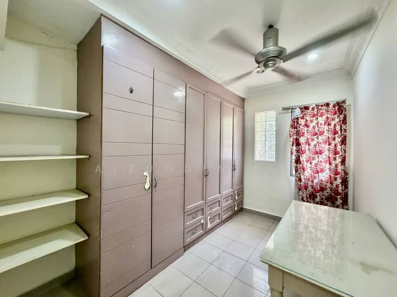 Rumah Berkembar untuk Dijual di Seksyen 9 (Shah Alam) - Aizuddin Ali - Bedroom - PropertyGuru.com.my